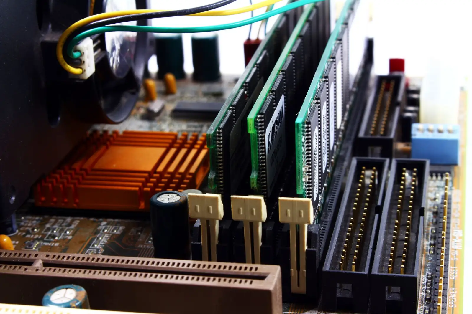 重庆外籍人士汉语培训课程如何选择：汉派中文网听说读写教学体系解析